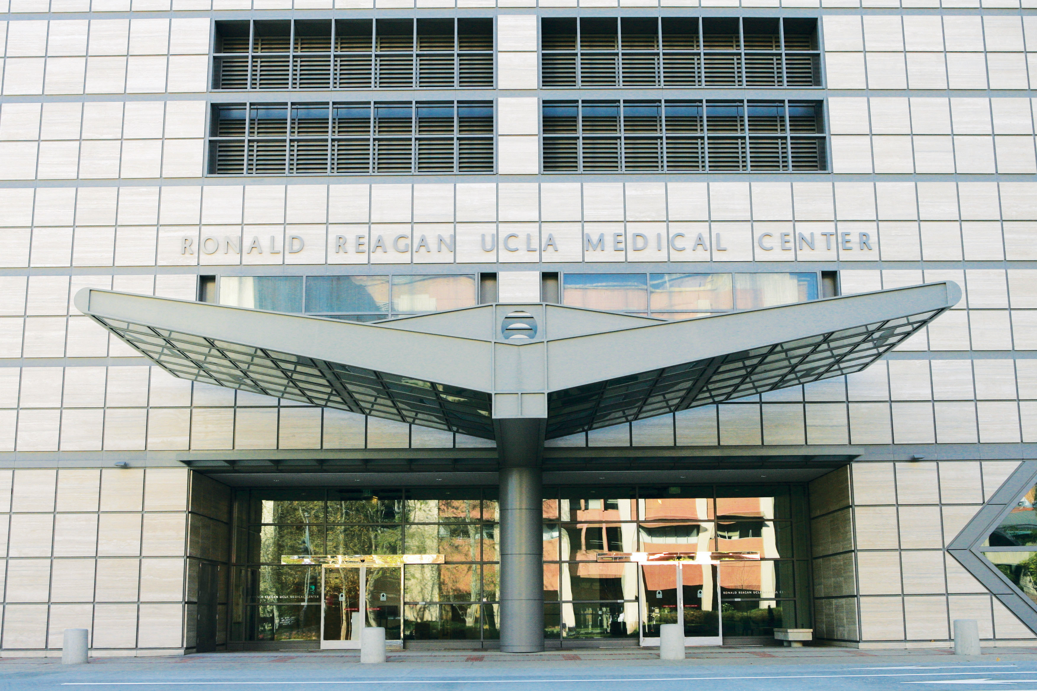 Exterior of UCLA Ronald Reagan Medical Center