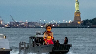 Refugees are some of America’s most successful entrepreneurs. Here are the 3 mental models born out of hardship that help them thrive