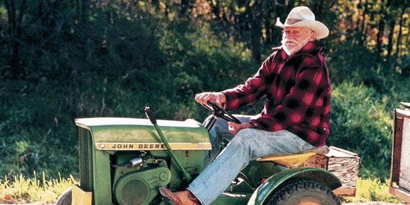 Alvin Straight on his lawnmover in The Straight Story