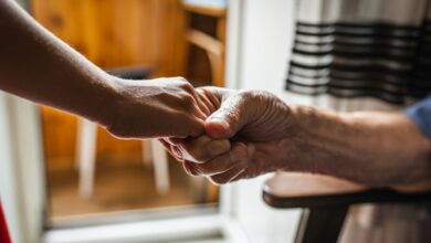 People who volunteer improve their heart and brain health, research finds : Shots People who volunteer improve their heart and brain health, research finds : Shots